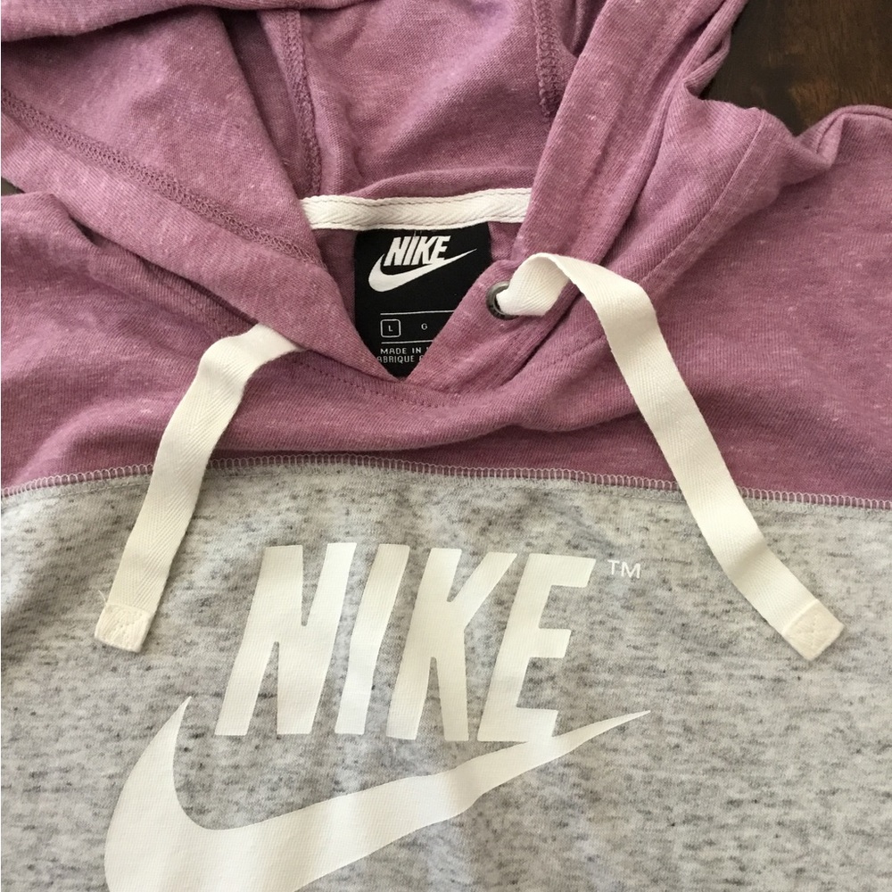 Nike light weight hoodie Size Large
